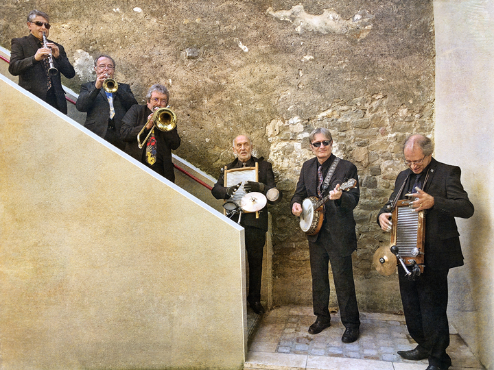 Jazz On The Stairs